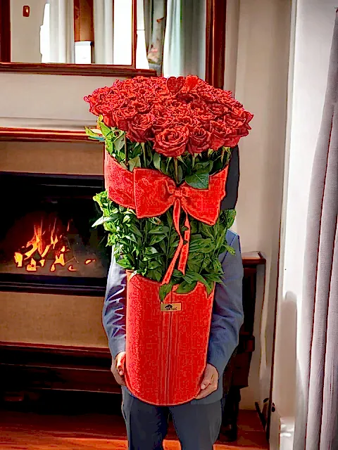 41 Roses Kırmızı Dev Kutuda